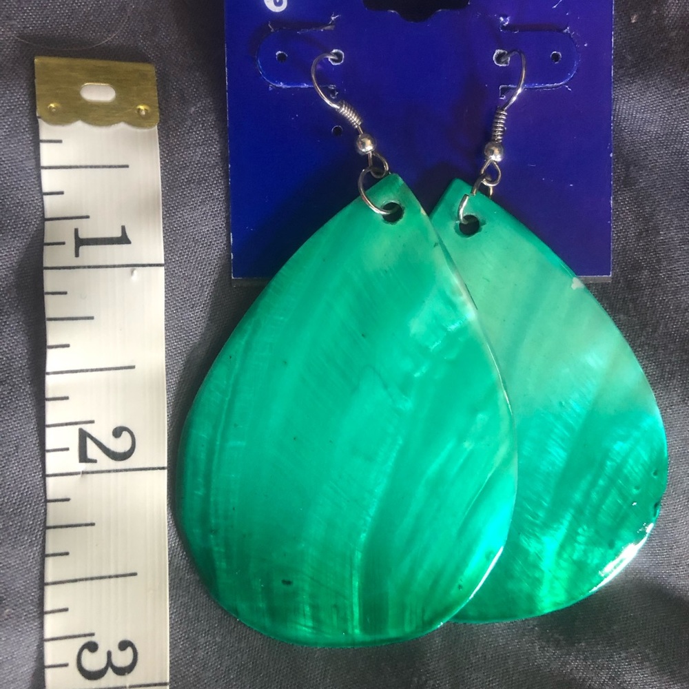 Green seashell earrings